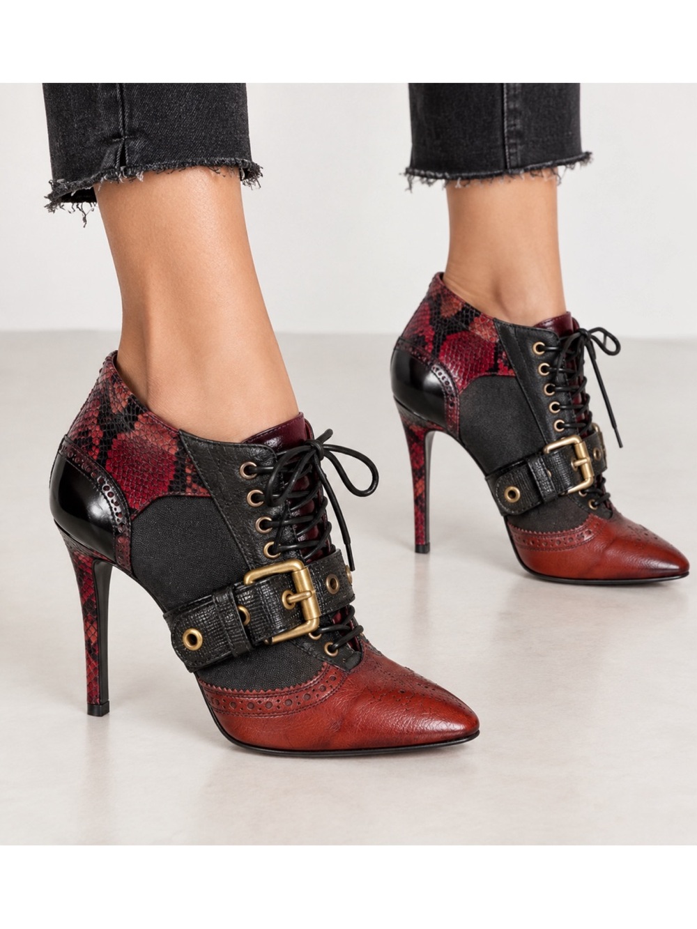 Burberry Black/Brown Python and Leather
Buckle Ankle booties Y2K NEW